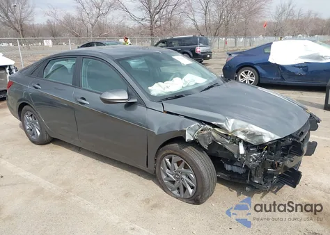 2024 Hyundai Elantra Sel z USA, uszkodzony, nr VIN KMHLM4DG9RU784034